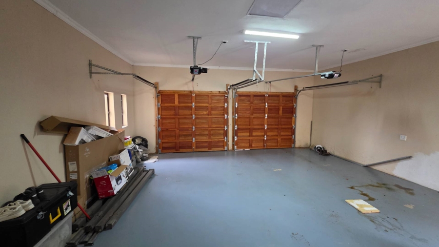 4 Bedroom Property for Sale in Broederstroom North West
